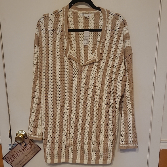 Cato Sweaters - Cato Cream and Tan V-Neck Sweater